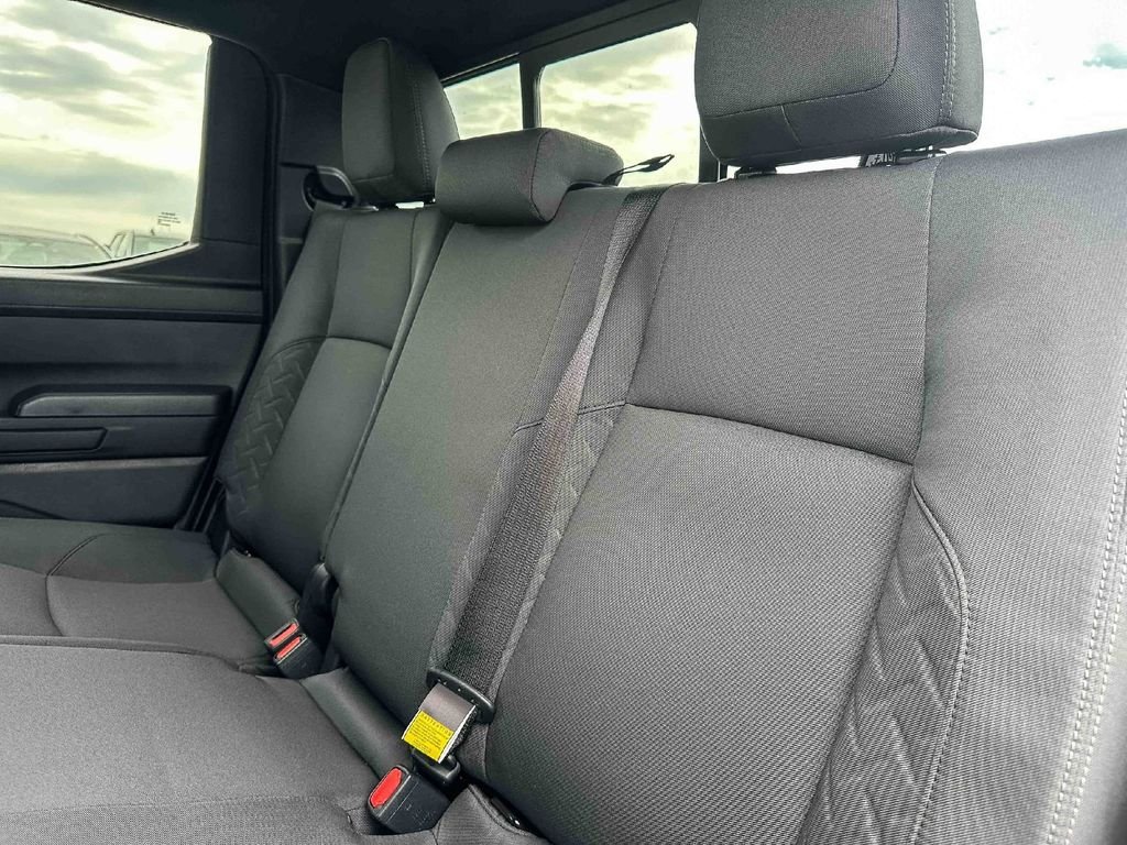 2025 Toyota Tacoma SR5 - Photo 14