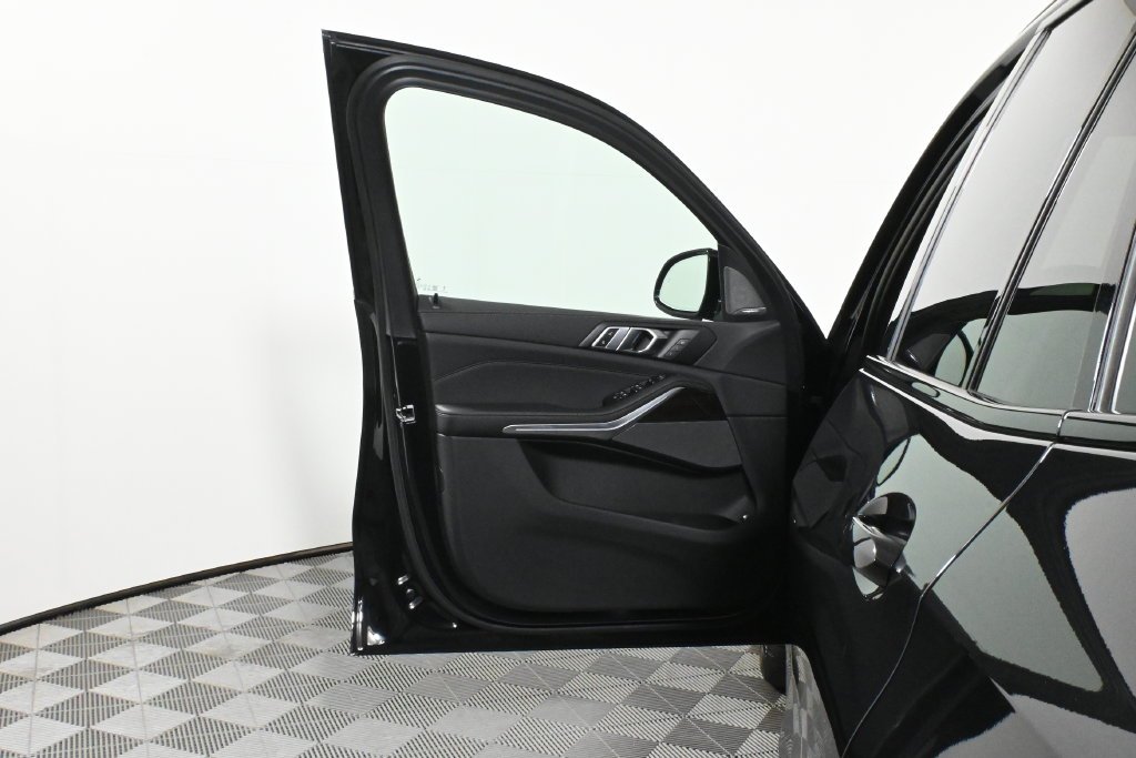 Used 2026 Black BMW xDrive50e image 30
