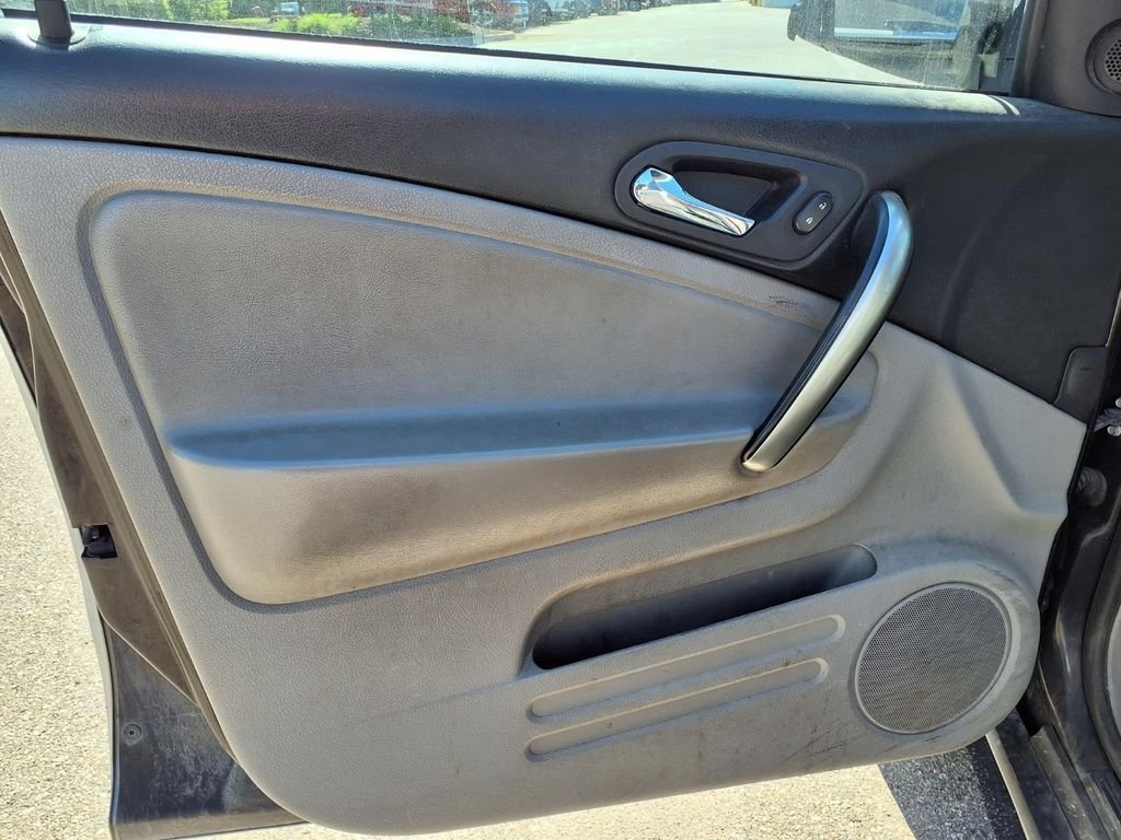 Used 2007 Silver Saturn Base image 8