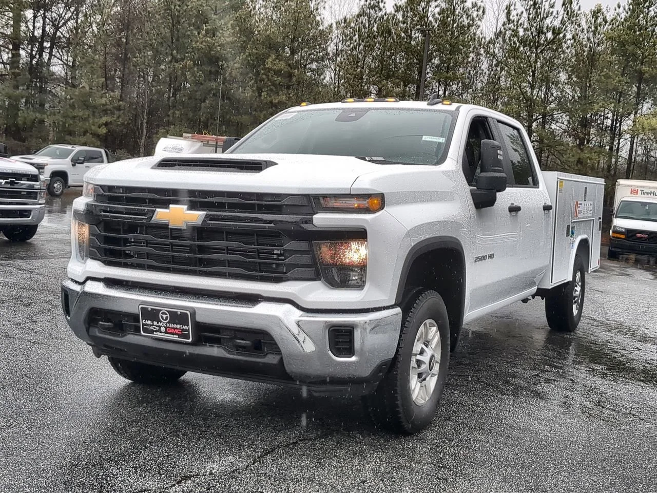 New 2026 Summit White Chevrolet WT image 4