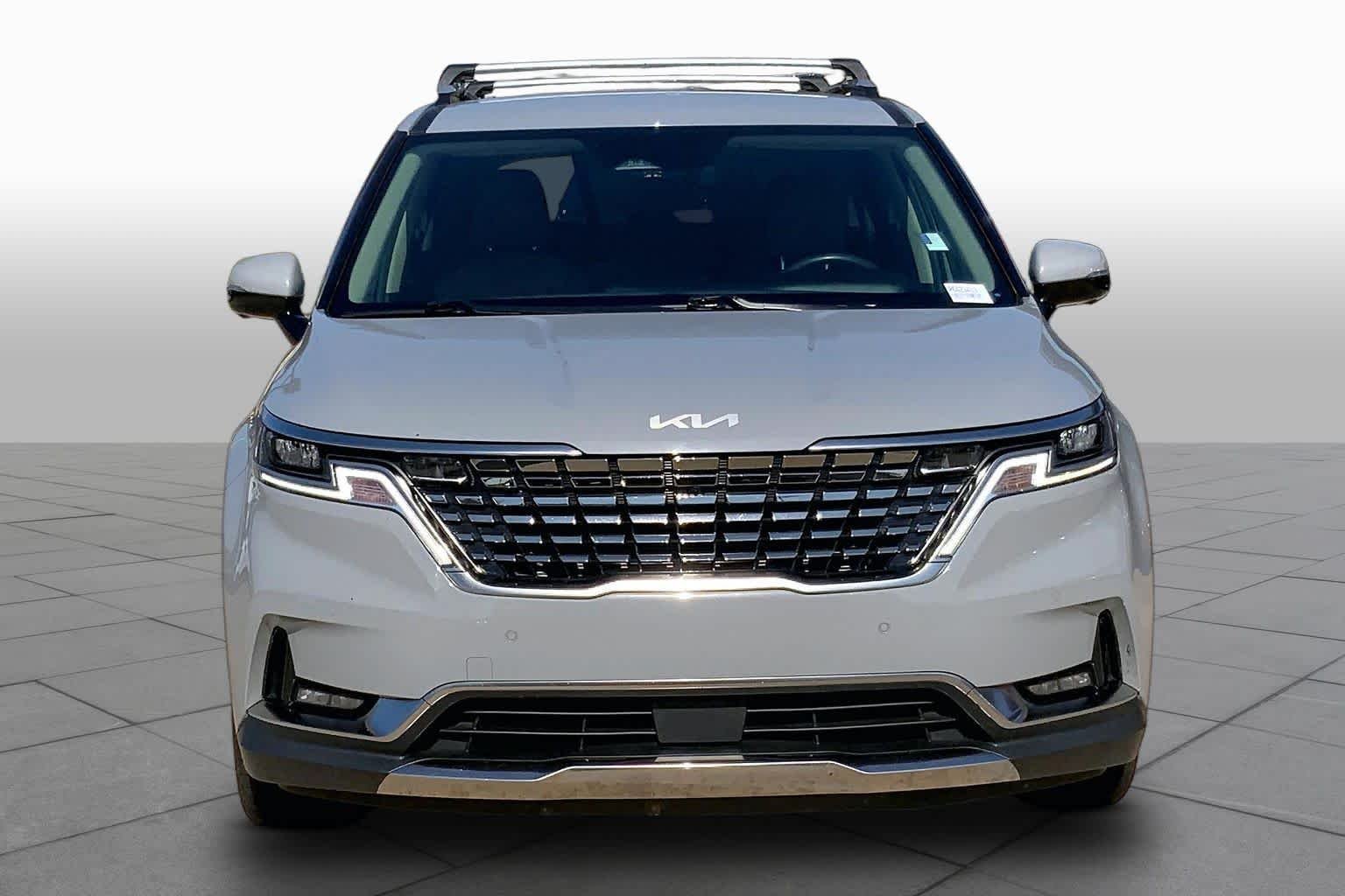Used 2024 Ceramic Silver Kia SX image 4
