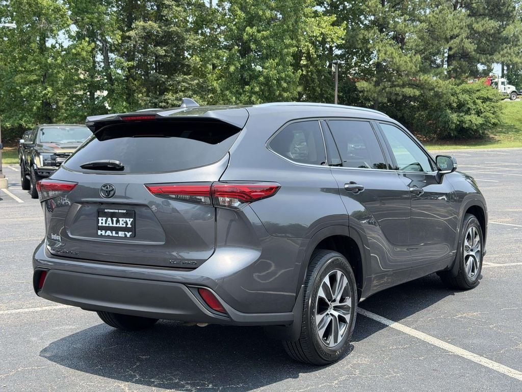 Used 2021 Gray Toyota XLE image 20