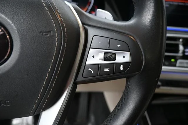 Used 2020 Black BMW sDrive40i image 33