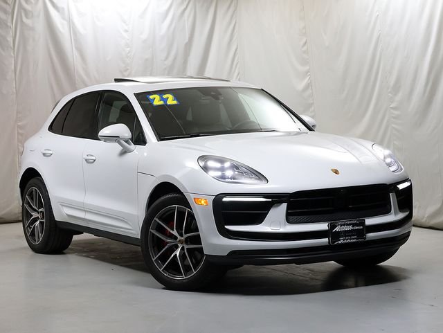 2022 Porsche Macan S's photo
