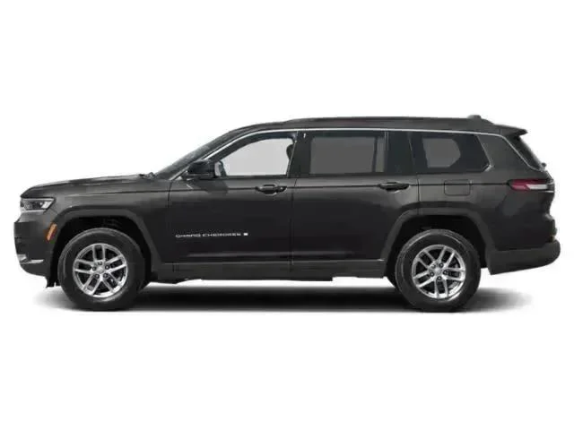 New 2026 Diamond Black Crystal Pearlcoat Jeep Laredo X image 3