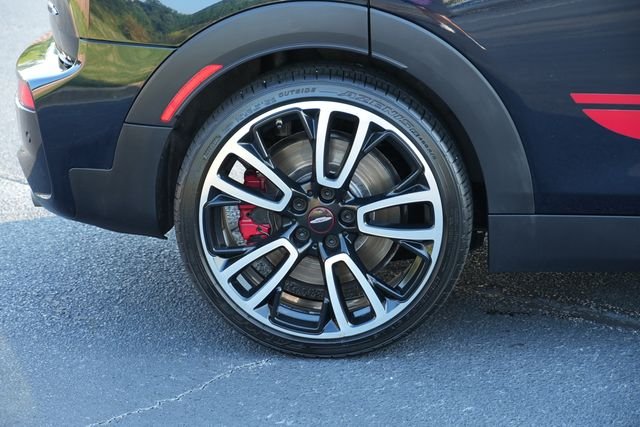 Used 2022 Black MINI Clubman image 10