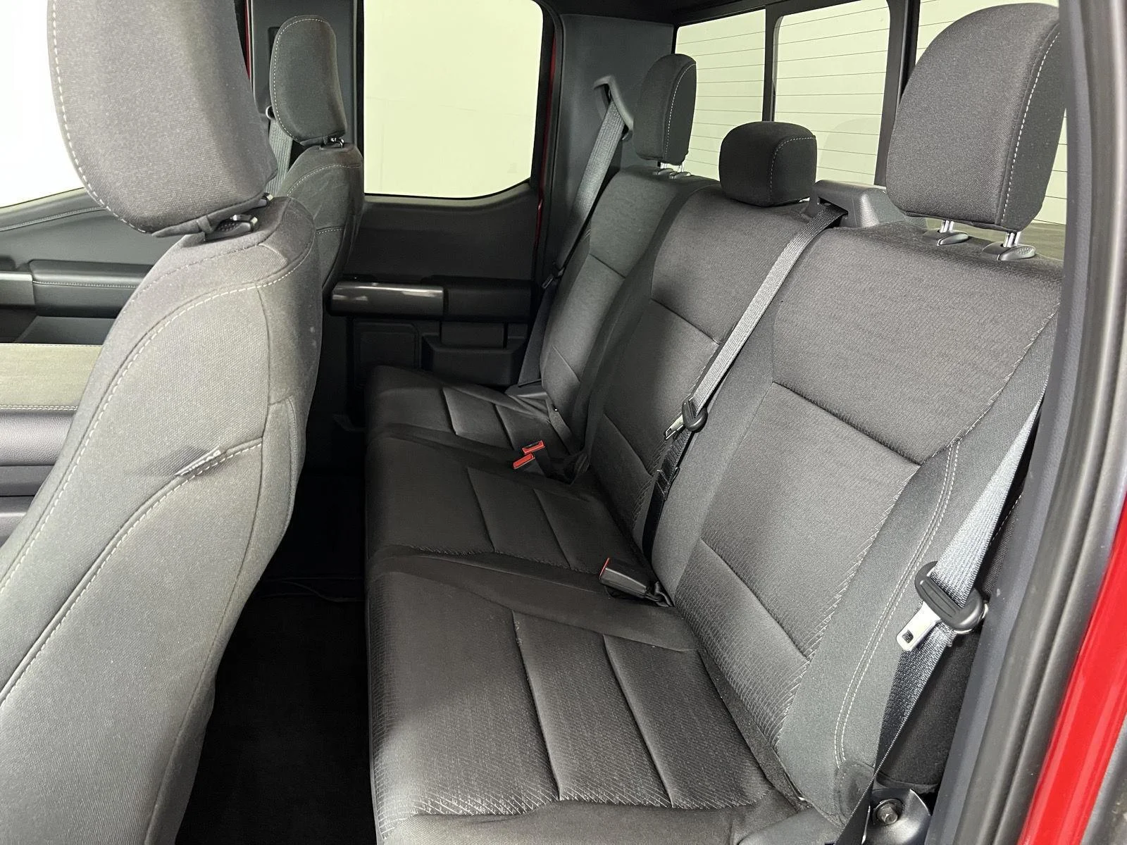 Used 2022  Ford XL image 17