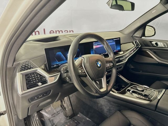 Used 2024 White Metallic BMW xDrive40i image 9