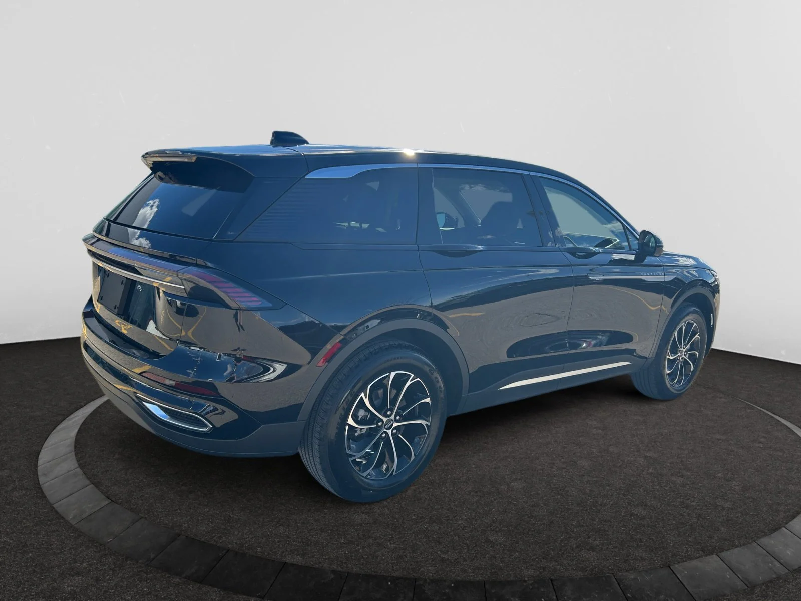 New 2026 Infinite Black Metallic Clearcoat Lincoln Premiere image 5