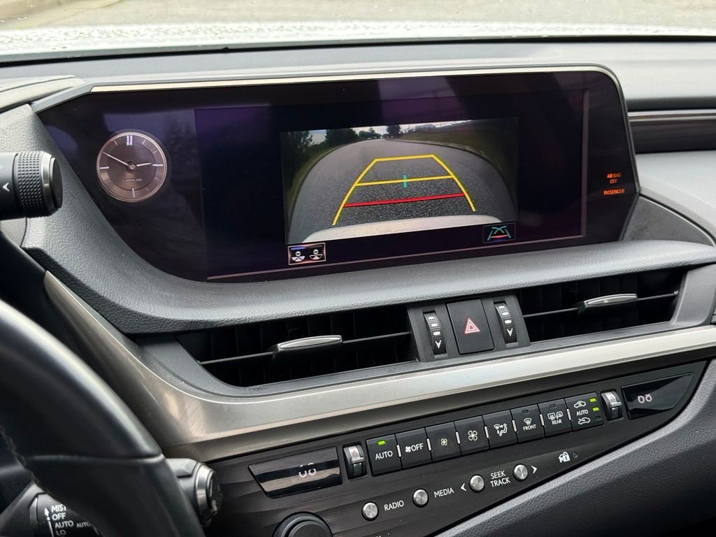 Used 2019 White Lexus 350 image 35