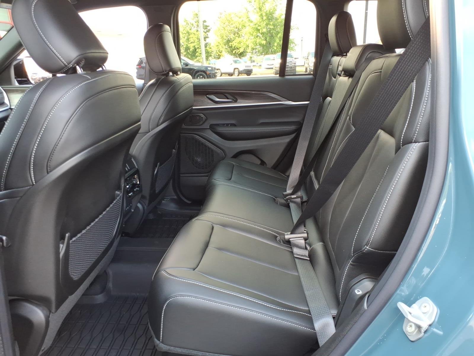 Used 2026 Steel Blue Jeep Limited image 6