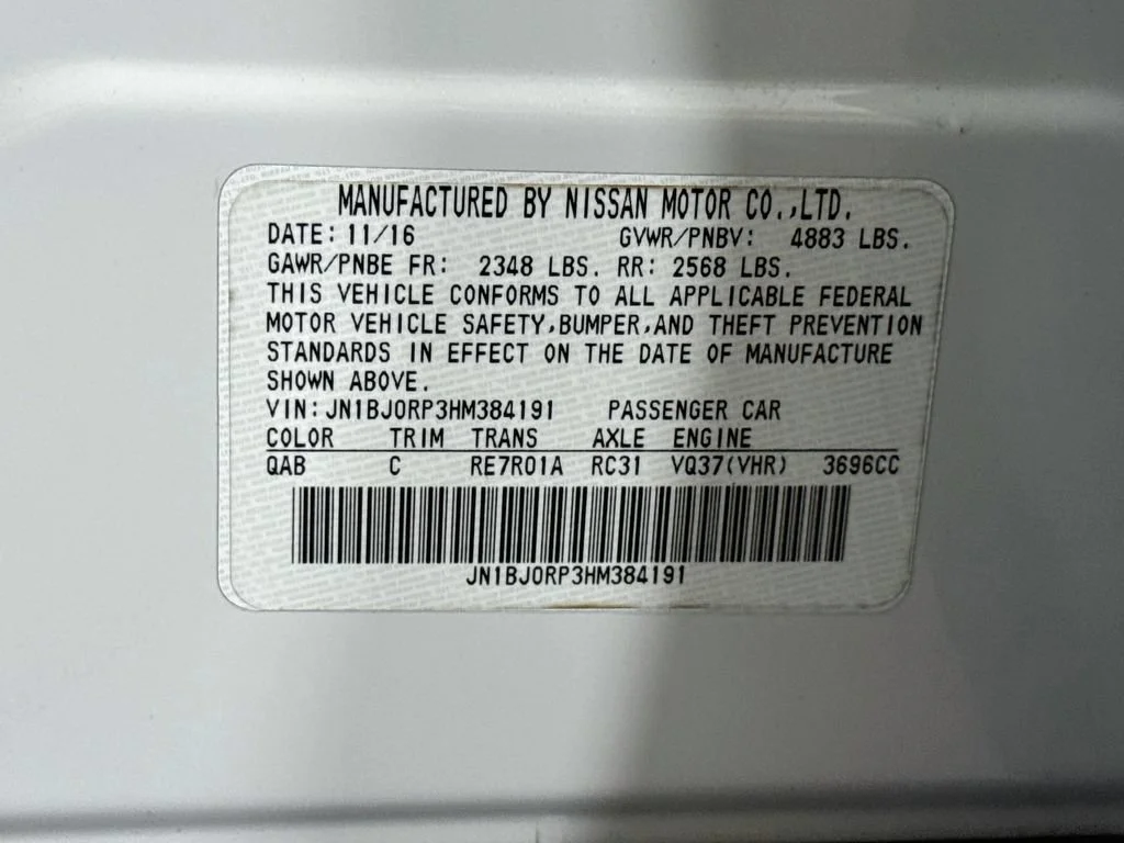 Used 2017 White INFINITI  image 43