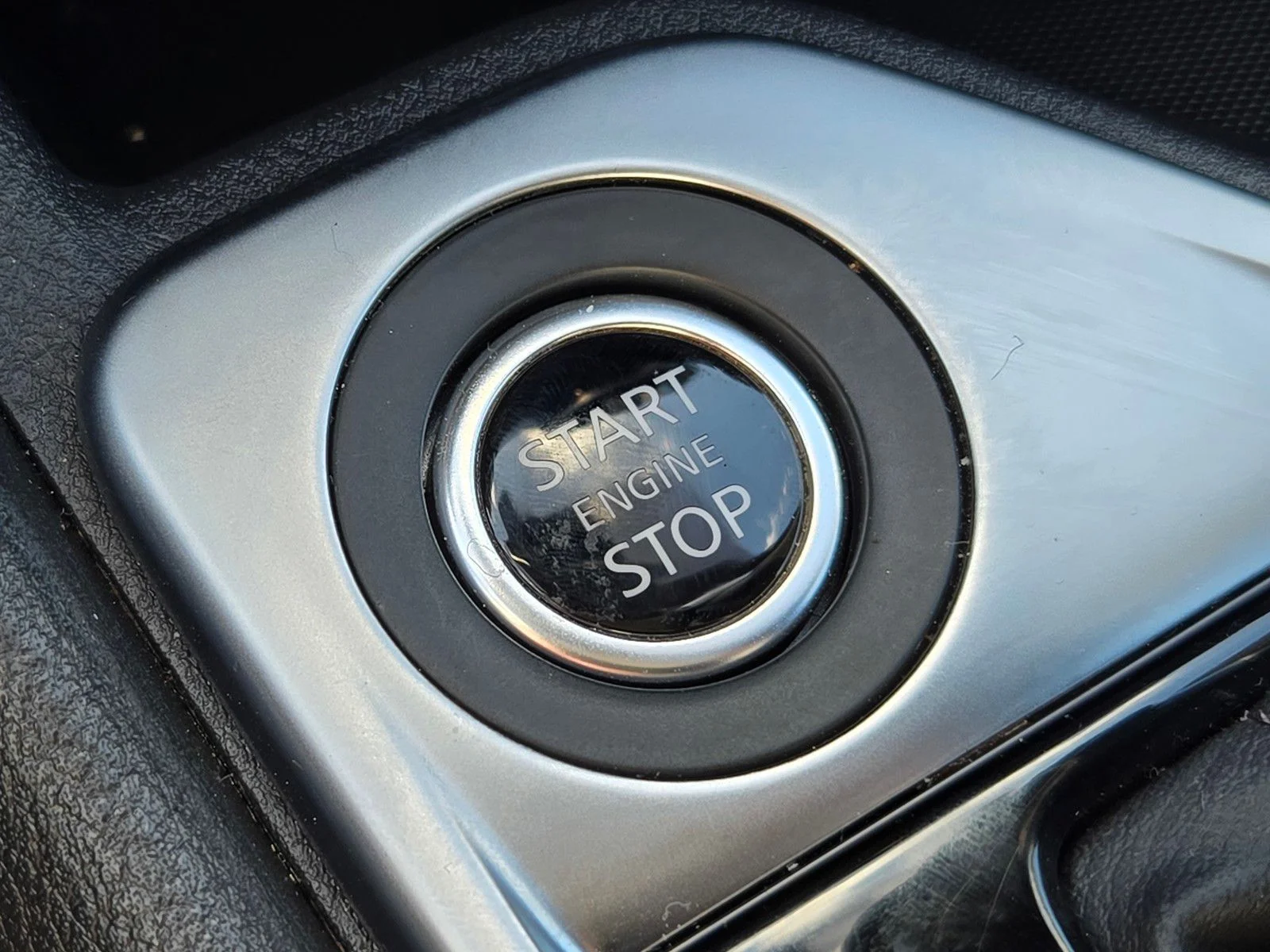 Used 2025 Electric Blue Metallic Nissan SV image 28