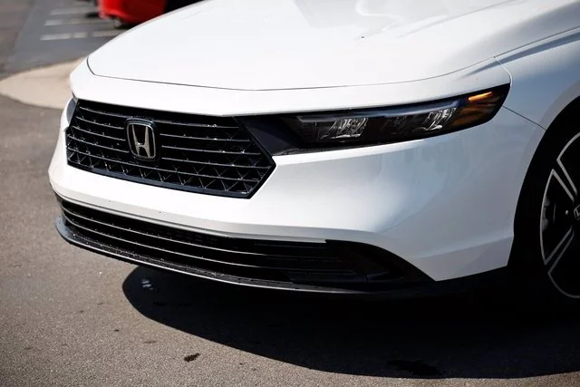 New 2026 Platinum White Pearl Honda SE image 3