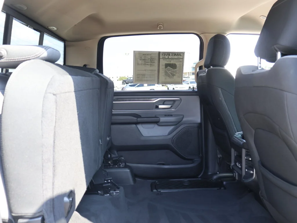 Used 2019 White Ram Big Horn/Lone Star image 11