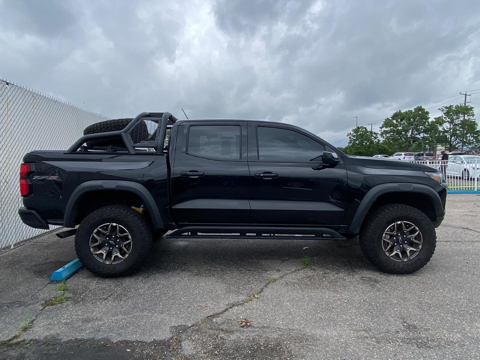 Used 2024 BLACK CHEVROLET ZR2 image 2