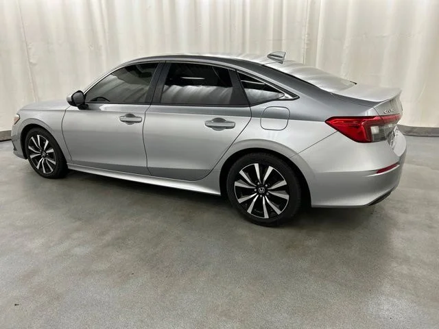 Used 2022 Silver Honda EX image 3