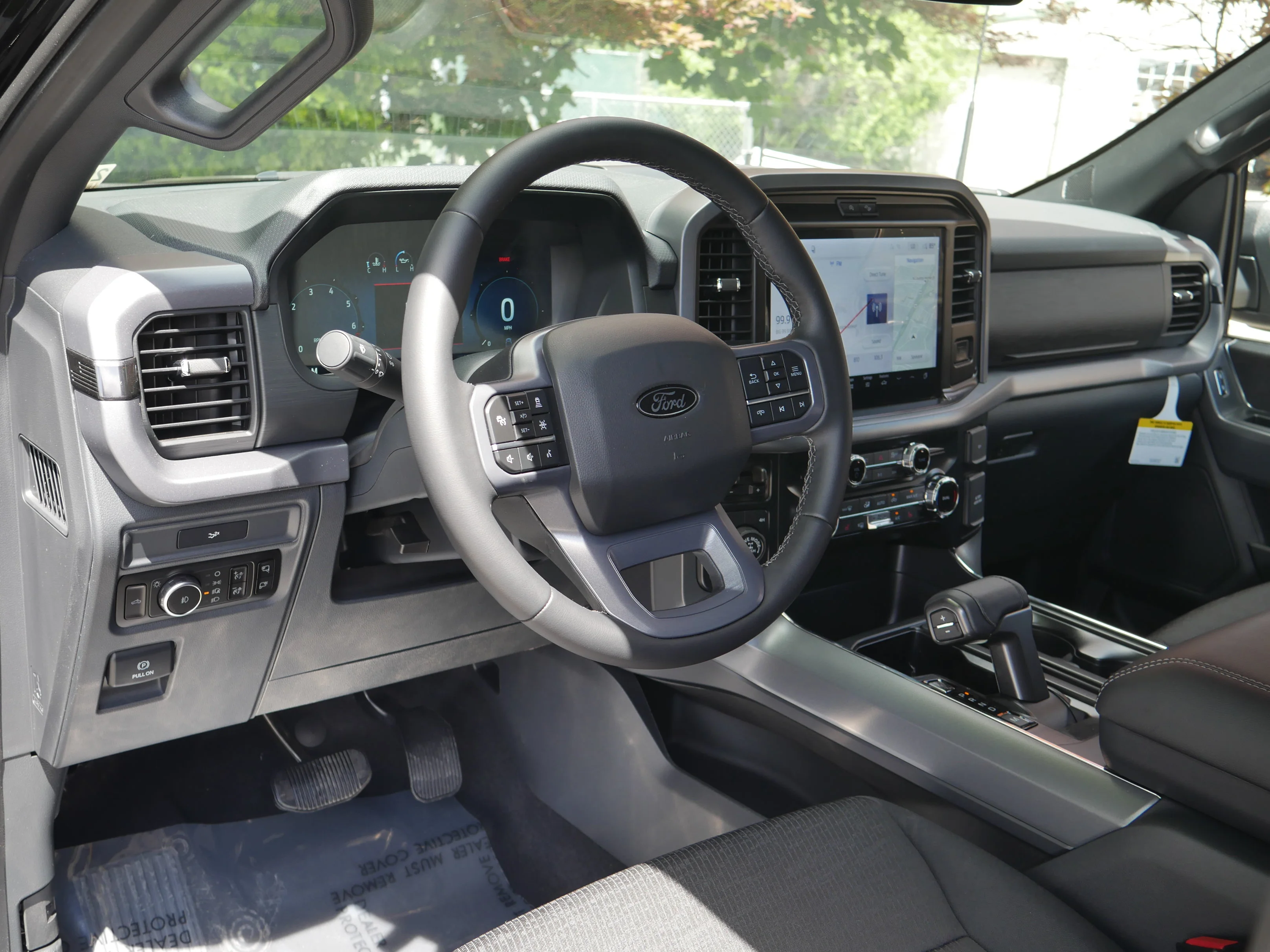 New 2026 Agate Black Metallic Ford XLT image 4