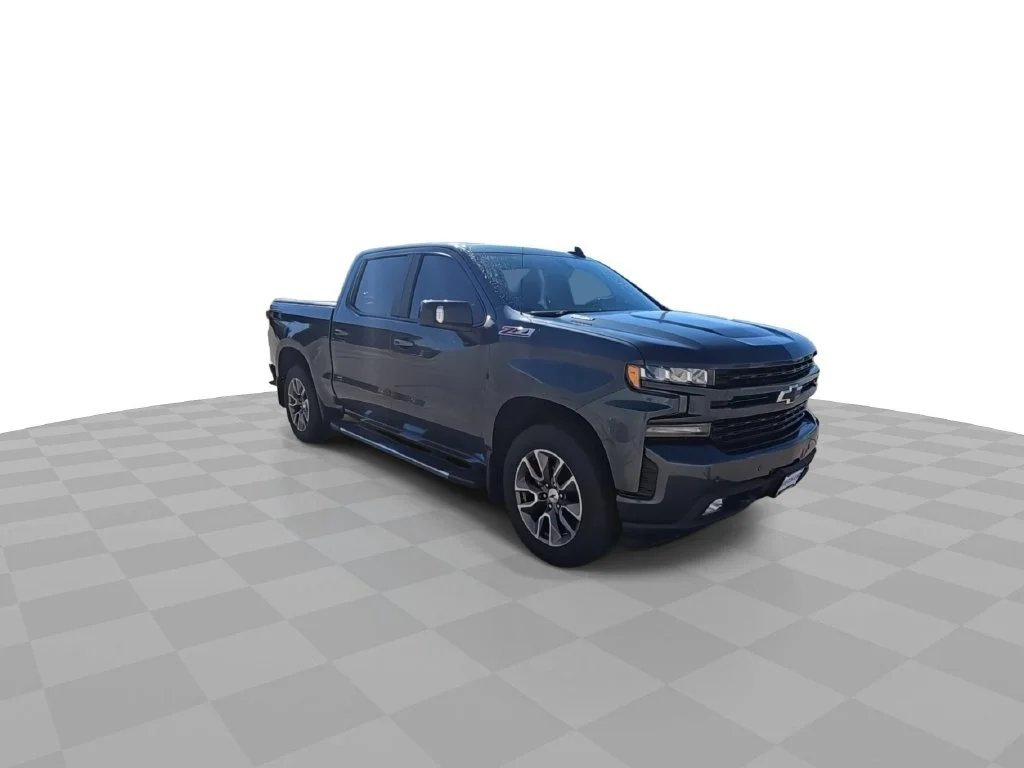 Used 2021 Gray Chevrolet RST image 2