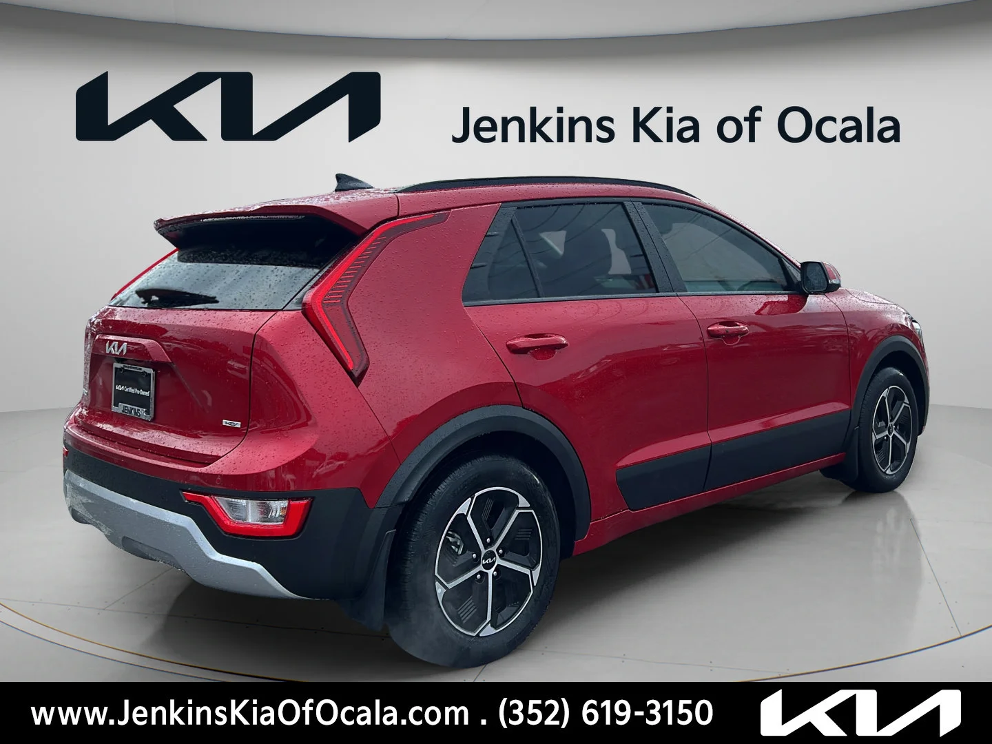 Used 2024 Runway Red Kia EX image 3