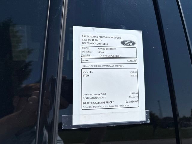 Used 2023 Black Jeep Limited image 3