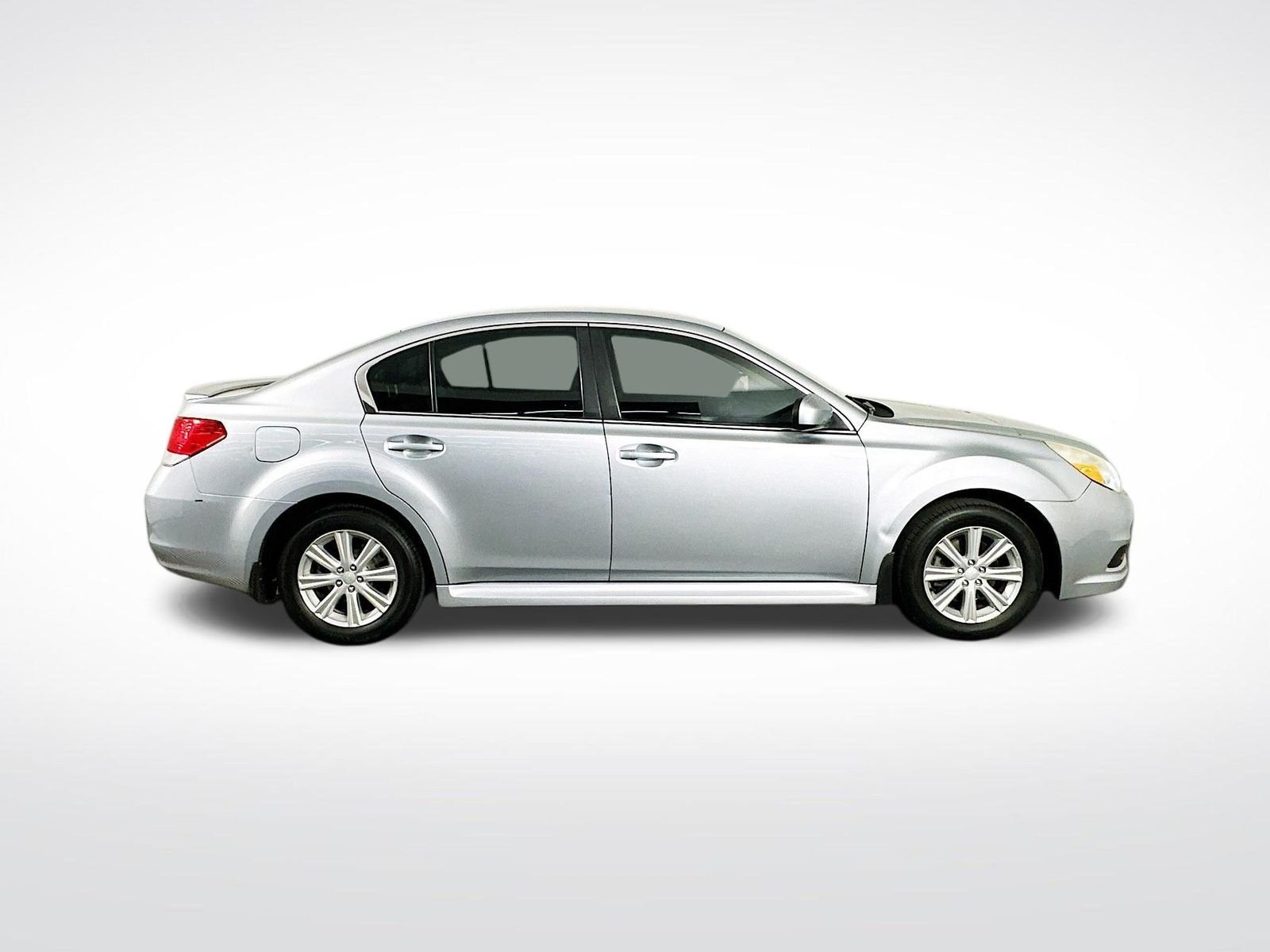 Used 2012 Ice Silver Metallic Subaru 2.5i image 9
