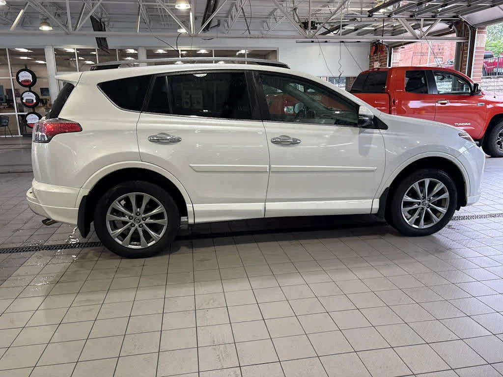 Used 2017 Blizzard Pearl Toyota Platinum image 11