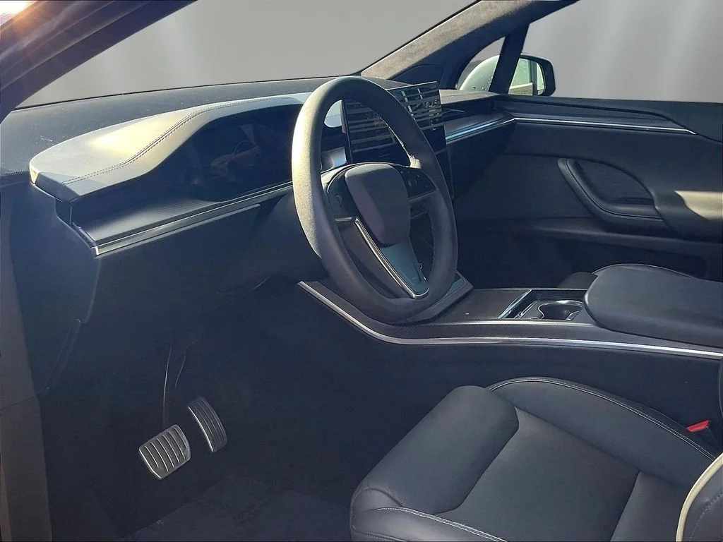 Used 2022  Tesla Plaid image 17
