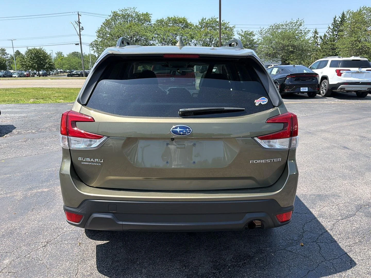 Used 2023 Autumn Green Metallic Subaru Premium image 9