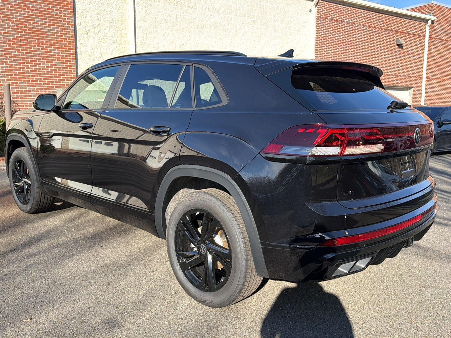 New 2026 Deep Black Pearl Volkswagen 2.0T SEL R-Line Black image 4