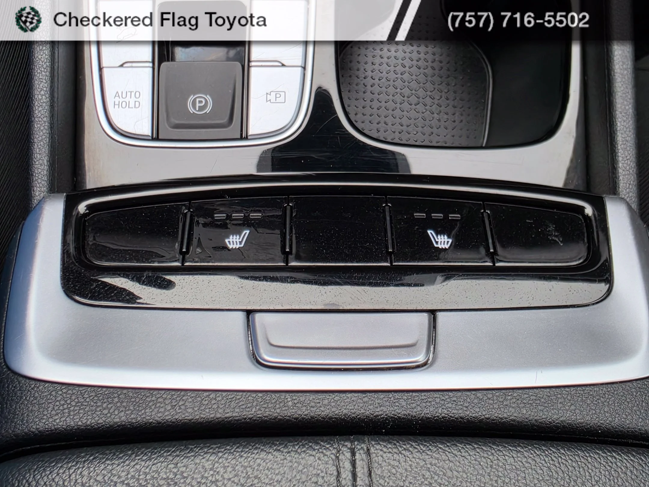 Used 2024 Hampton Gray Hyundai SEL image 19