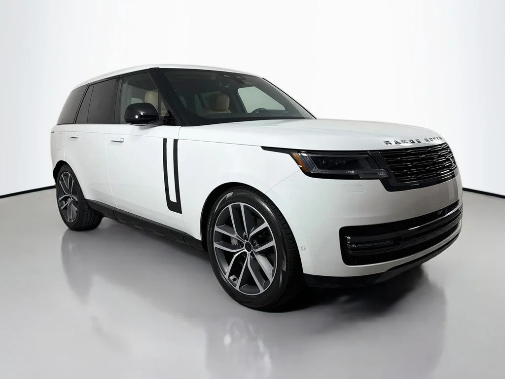 New 2026 Fuji White Land Rover SE image 3