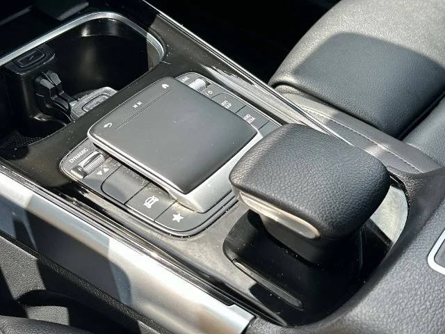 Used 2022 White Mercedes-Benz GLB 250 image 33