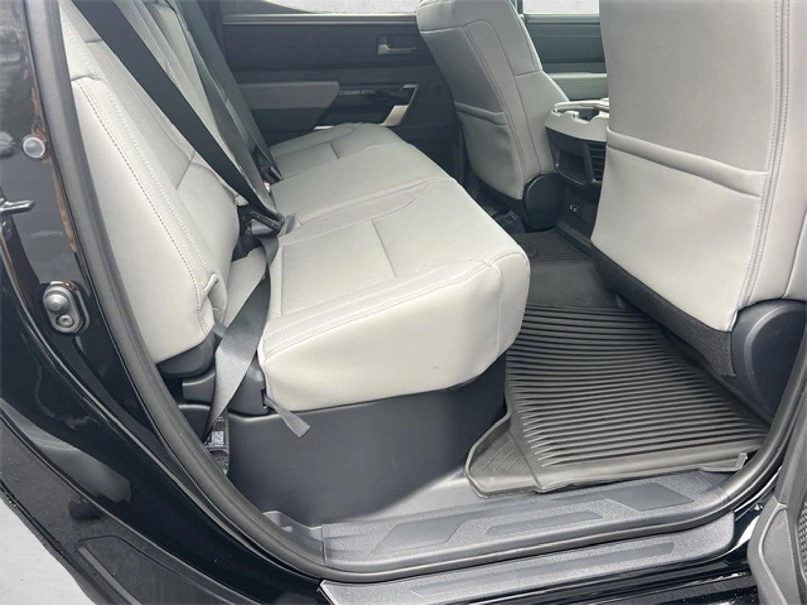 2025 Toyota Tundra Limited - Photo 15