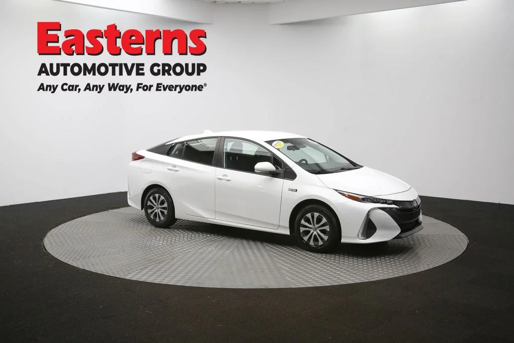 Used 2021 White Toyota LE image 43