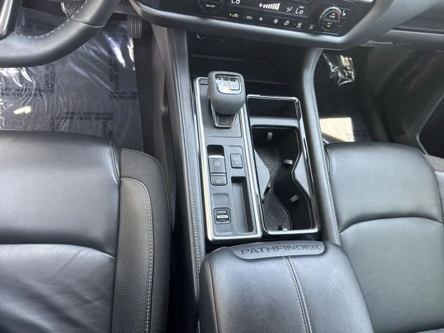Used 2023 Silver Nissan SL image 25
