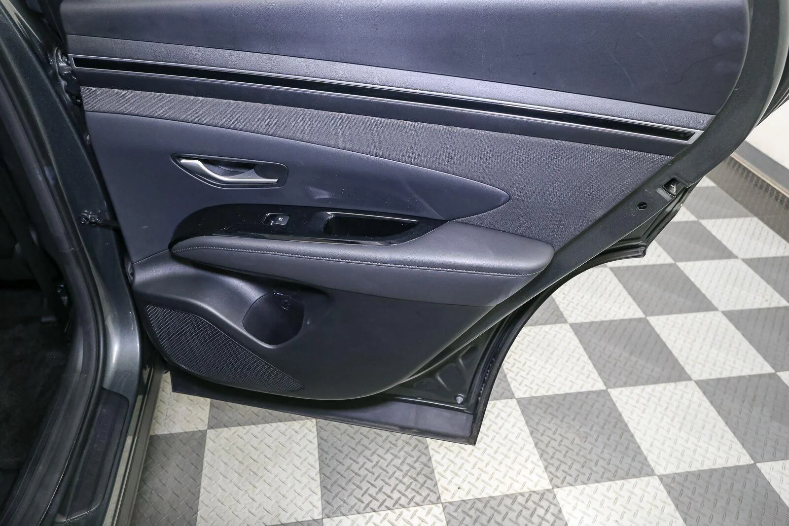Used 2023 Amazon Gray Hyundai SEL Convenience image 26