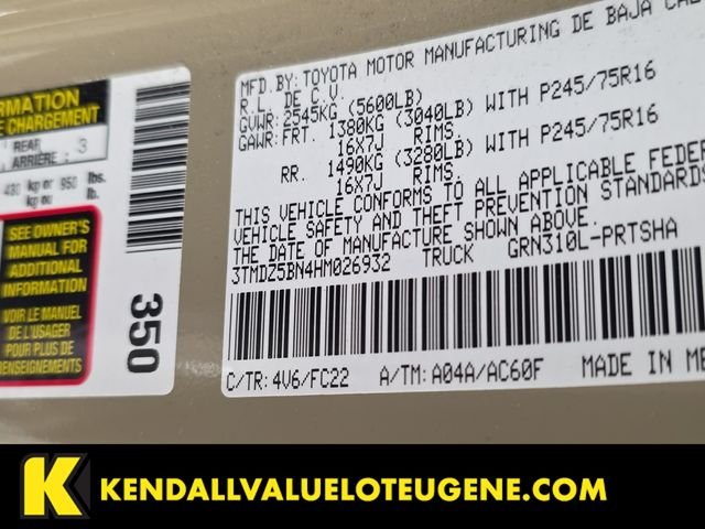 Used 2017  Toyota SR5 image 10