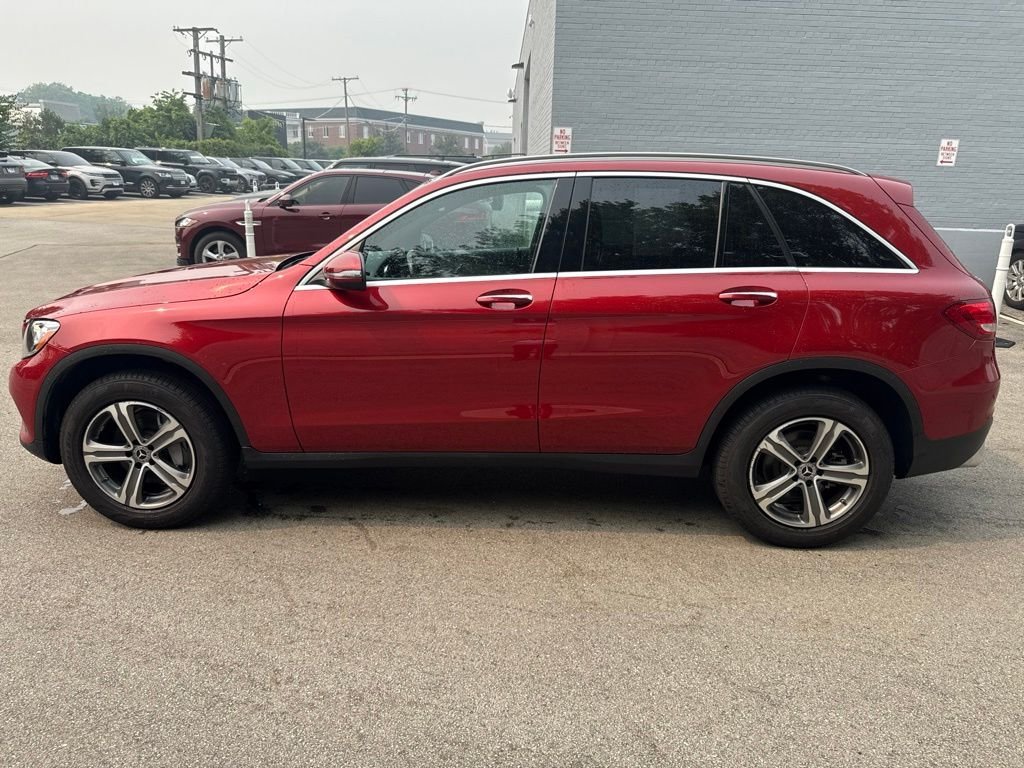 Used 2019 Mercedes-Benz GLC GLC300 with VIN WDC0G4KB9KV147984 for sale in Hinsdale, IL