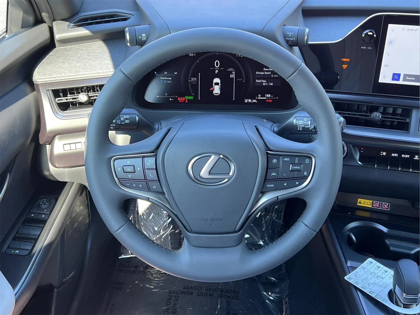2025 Lexus UX - Photo 13
