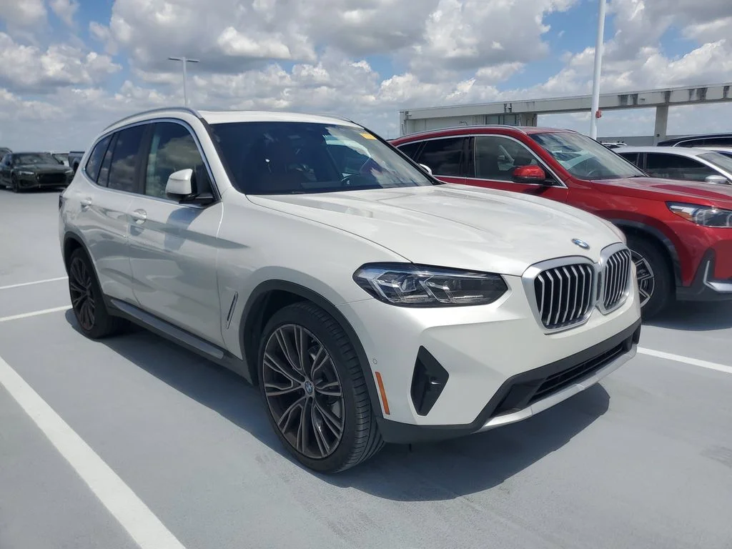 Used 2023 Mineral White Metallic BMW sDrive30i image 2