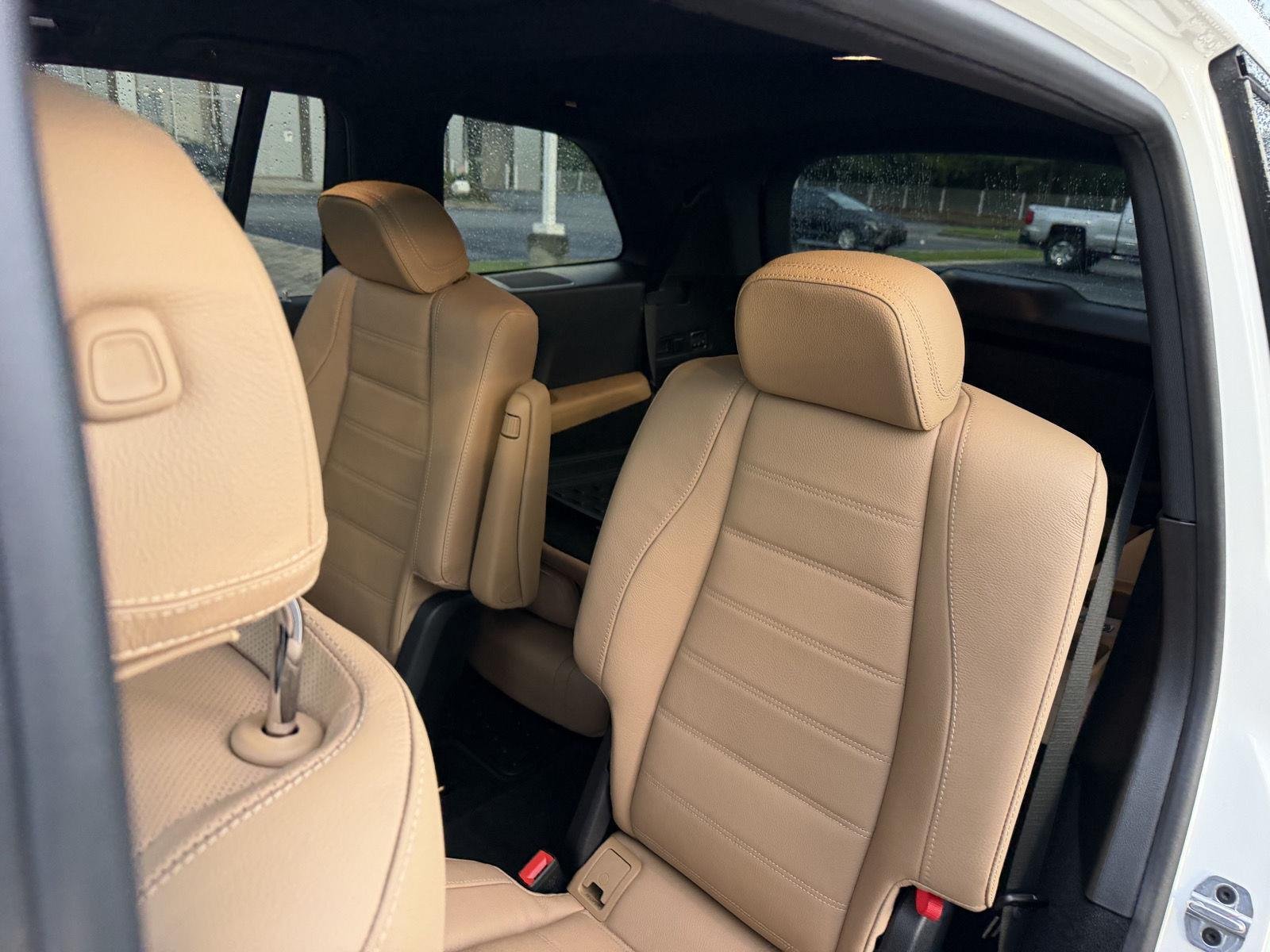 Used 2025 Polar White Mercedes-Benz GLS 450 image 34