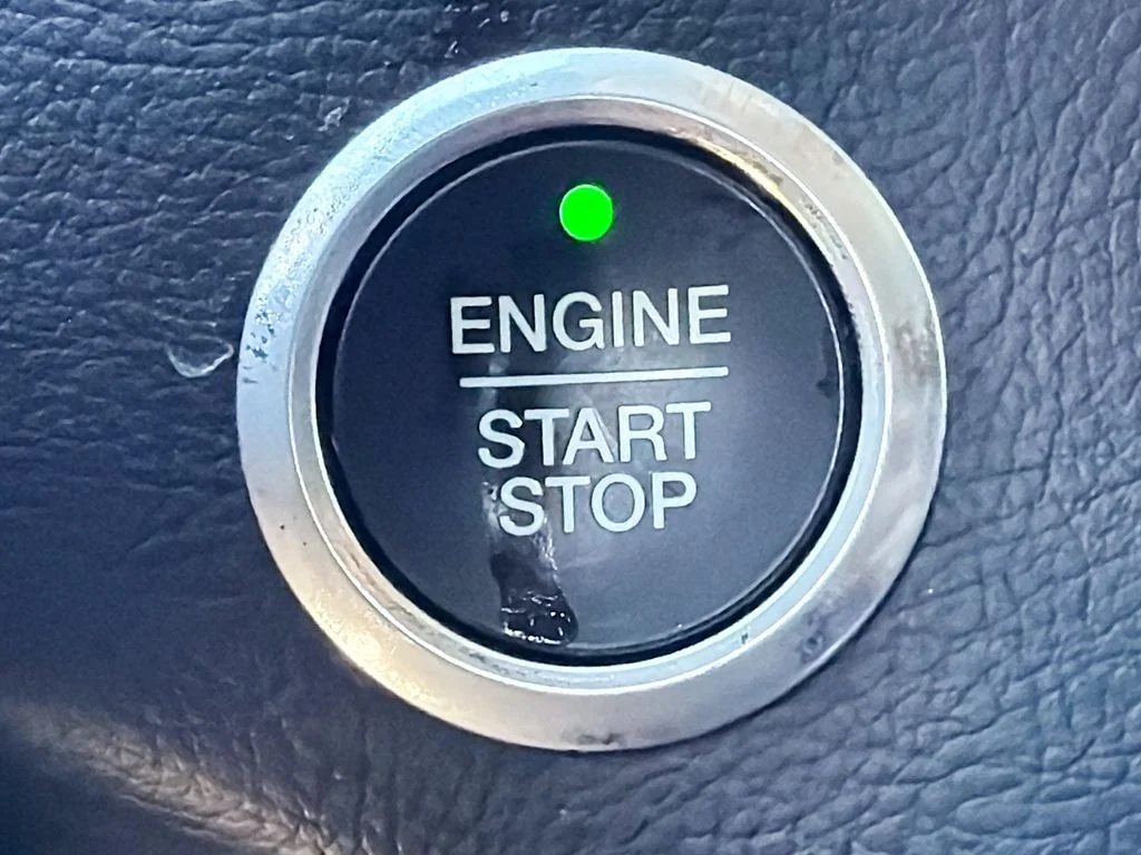 Used 2022 White Ford SEL image 33