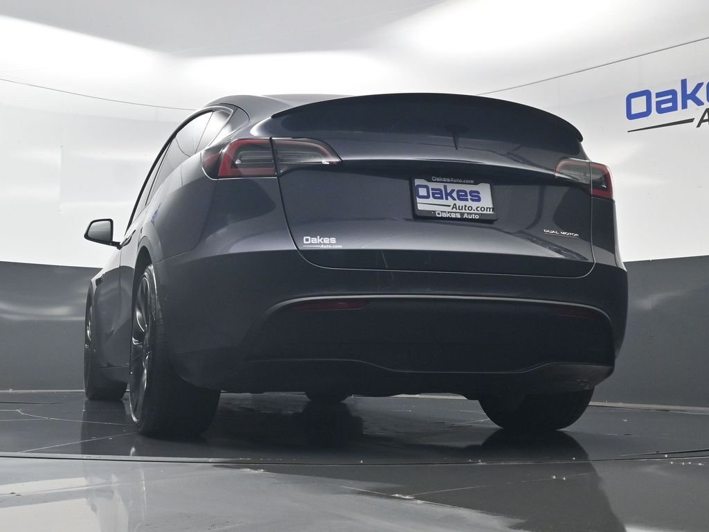 Used 2022 Midnight Silver Metallic Tesla Performance image 39