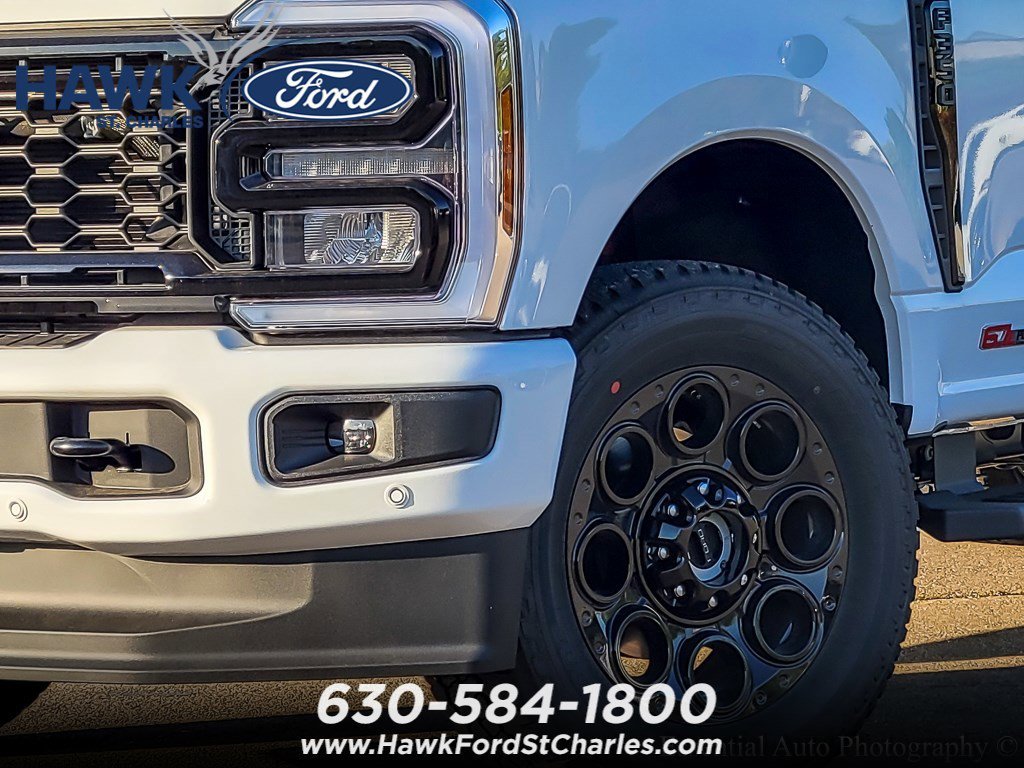 New 2026 Oxford White Ford LARIAT image 3