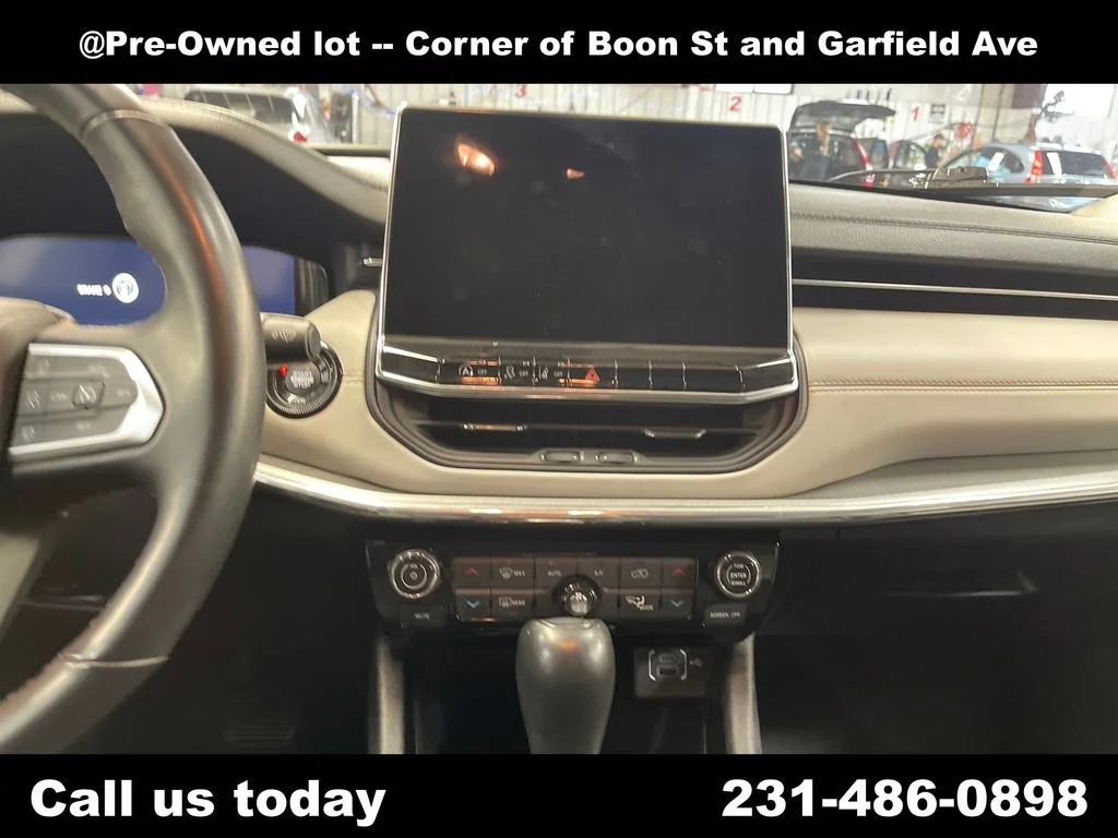 Used 2022 Gray Jeep Limited image 19