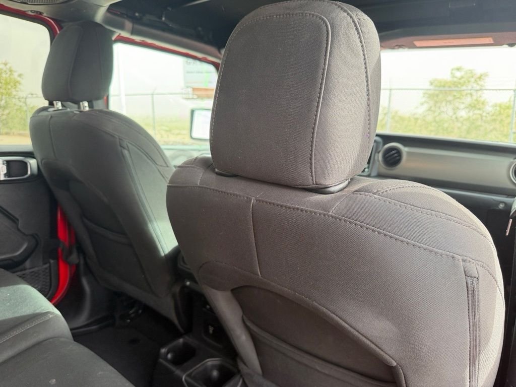 Used 2023 Red Jeep Sport S image 26