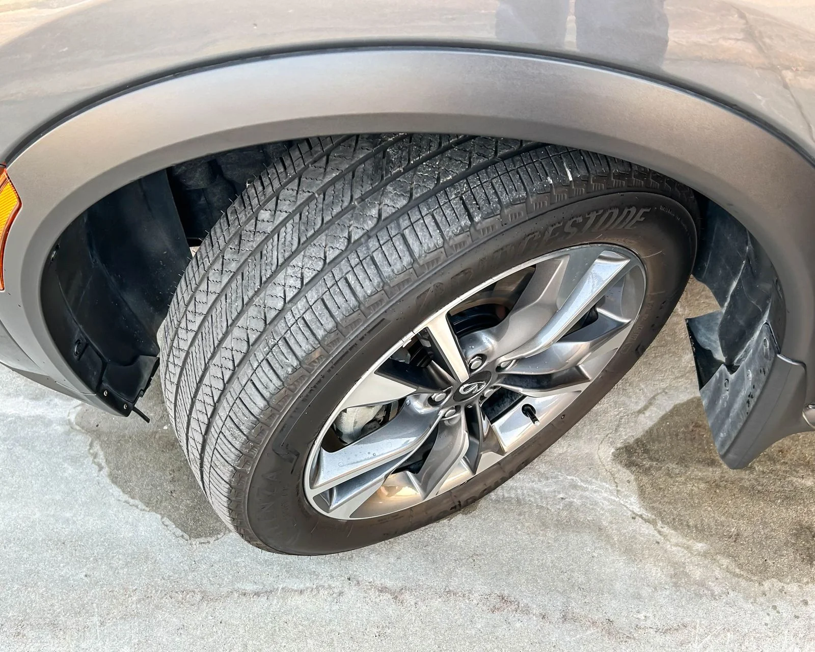 Certified Used 2024 Gray INFINITI LUXE image 24
