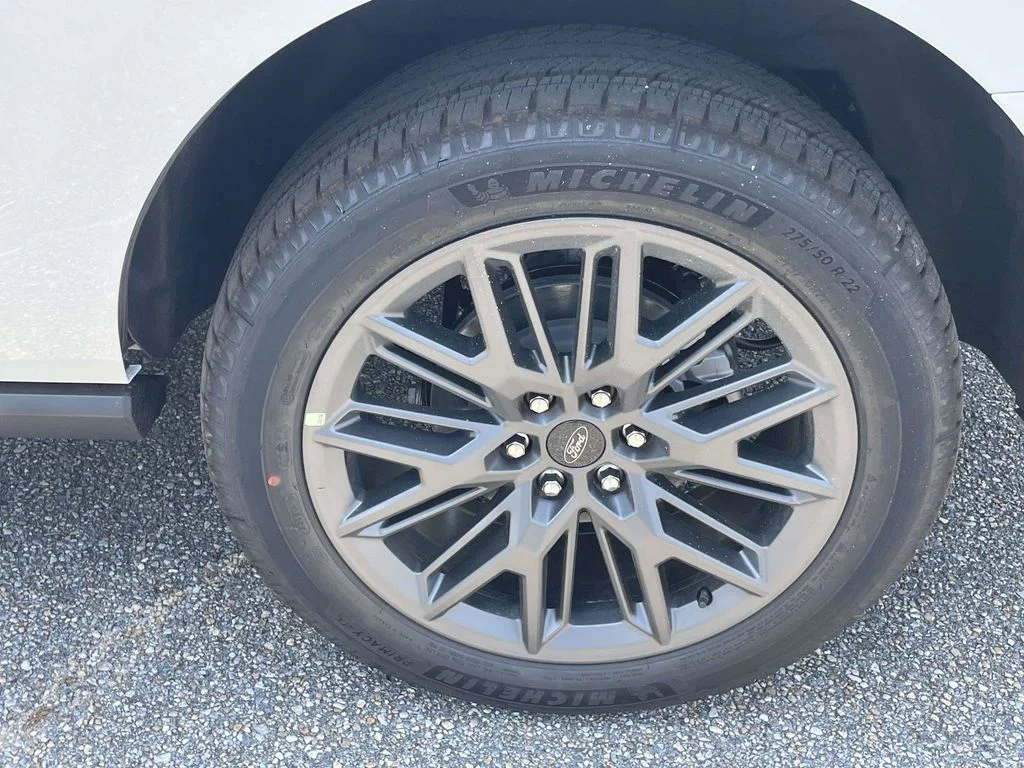 New 2027 White Ford Platinum image 9
