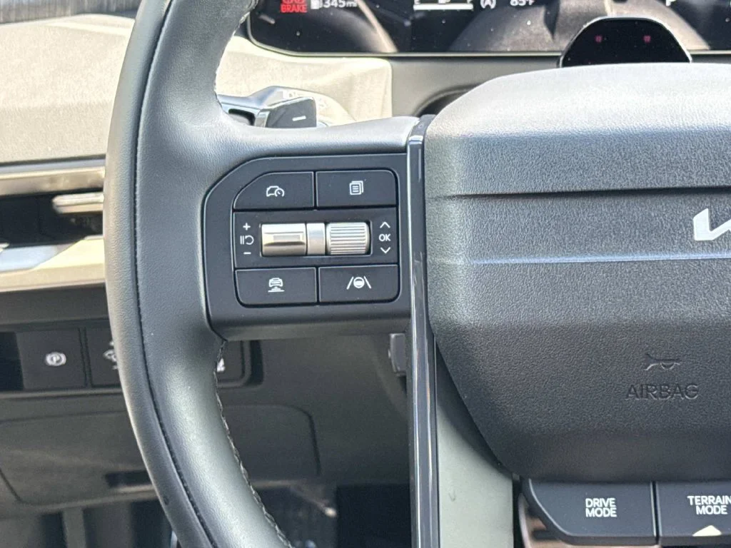 Used 2027 Black Kia SX-Prestige image 17